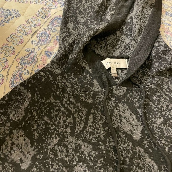 John + Jenn Hooded Sweater - Picture 3 of 5